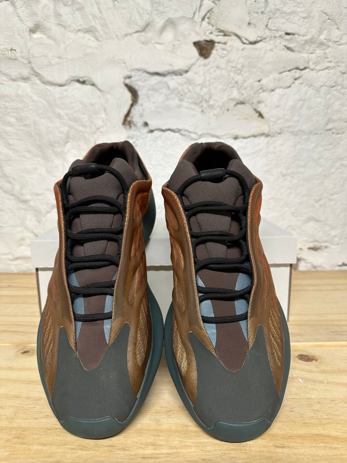 Yeezy 700 V3 Copper Fade Sz 14