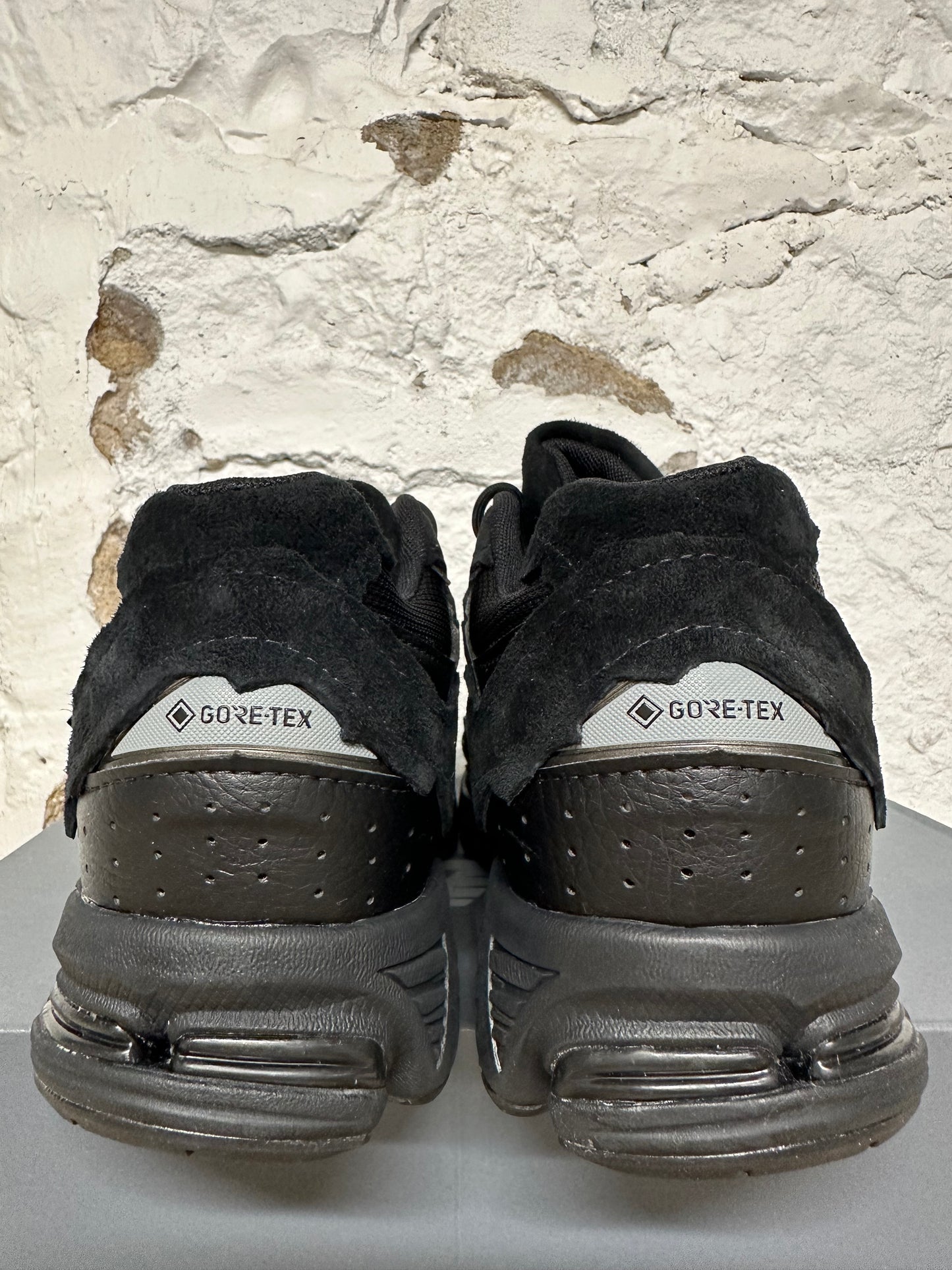 New Balance 2002R Protection Pack Black Sz 9.5 DS