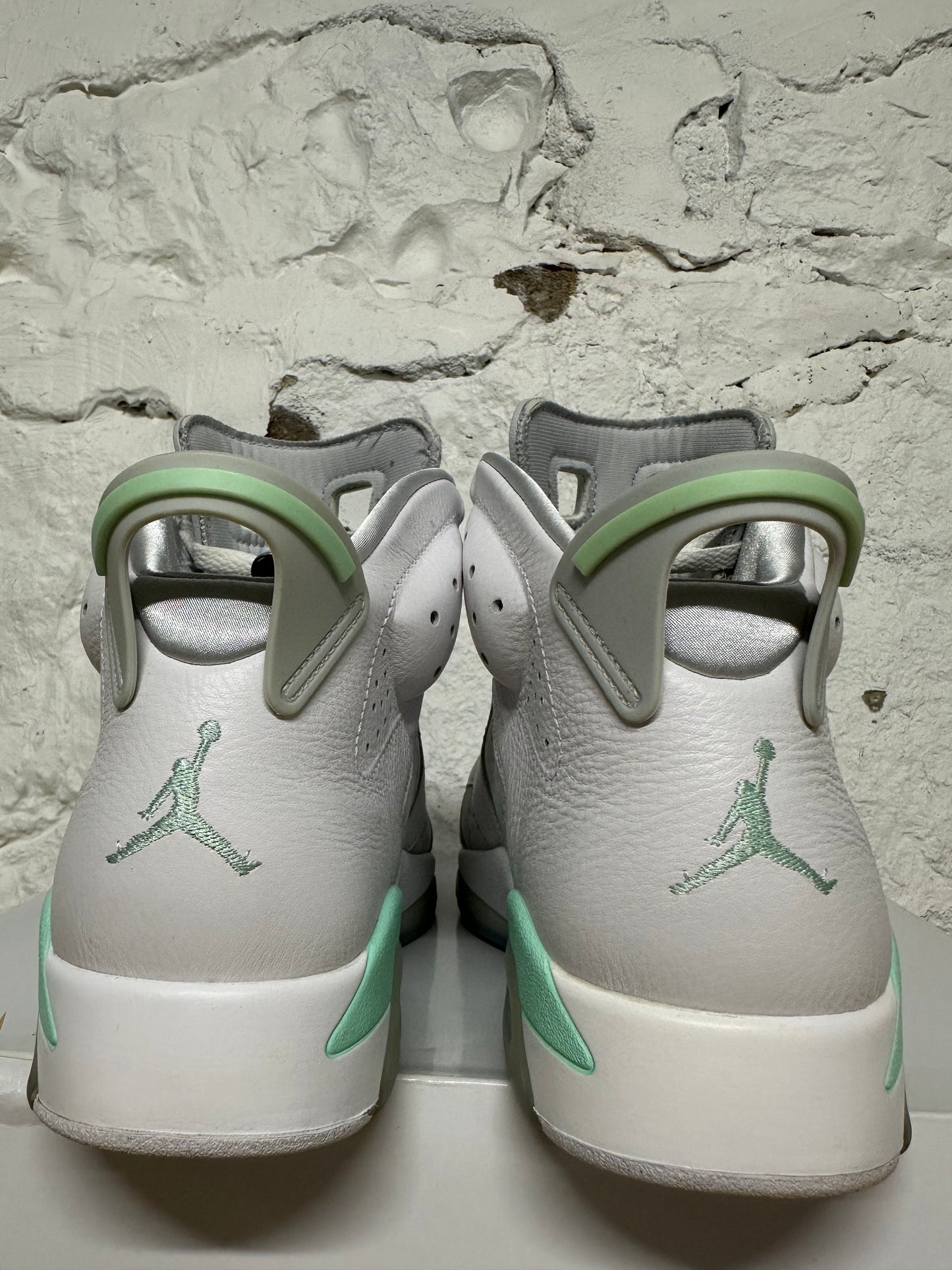Air Jordan 6 Mint Foam Sz 8.5 (10W)