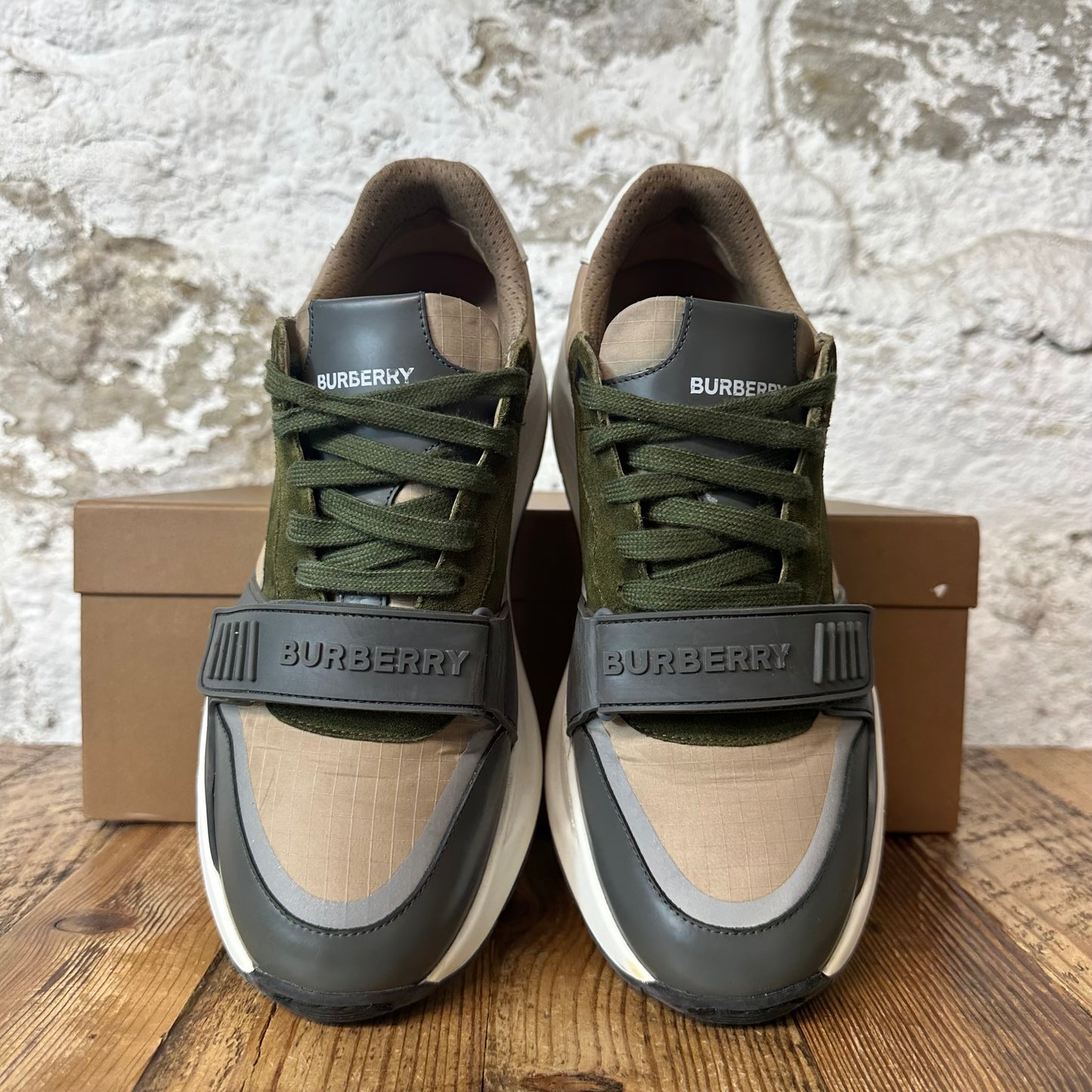 Burberry Ramsey Green Beige Grey Sneaker Sz 8 (41)