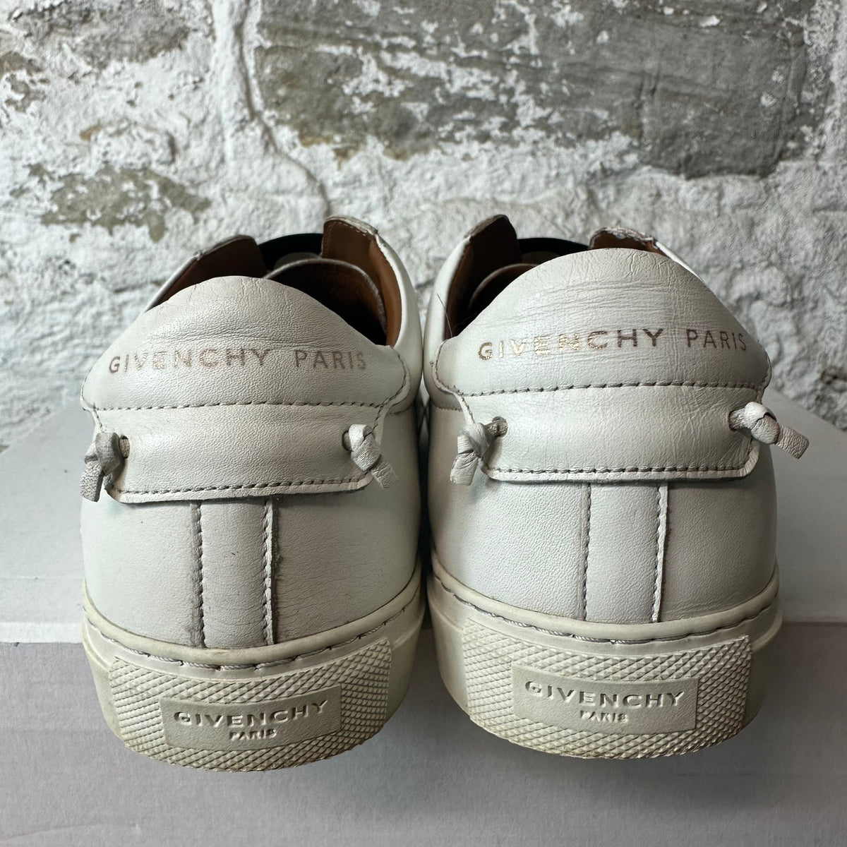 Givenchy Urban Street Logo Black White Sneaker Sz 6.5 (39)