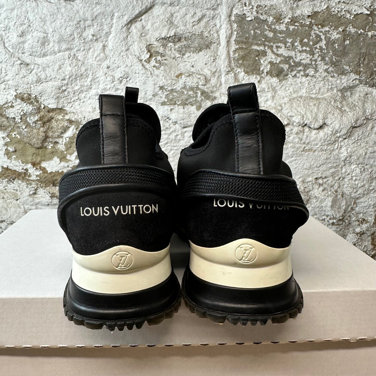 Louis Vuitton Black White Mesh Runaway Sneaker Sz 6 (38)