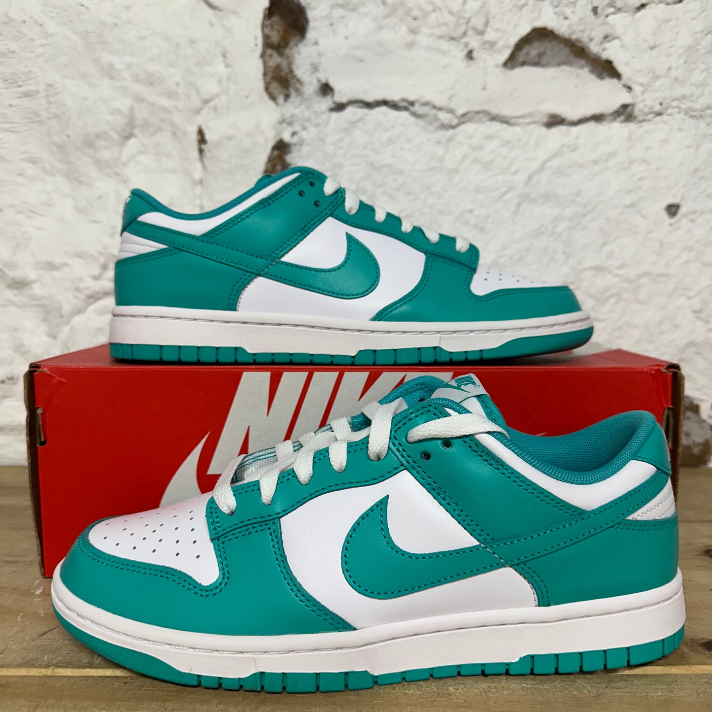 Nike Dunk Low Clear Jade Sz 7.5 DS