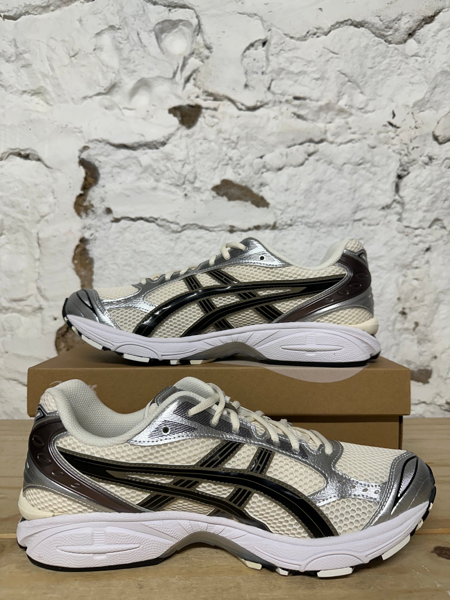 Asics Gel Kayano 14 Cream Metallic Plum Sz 11