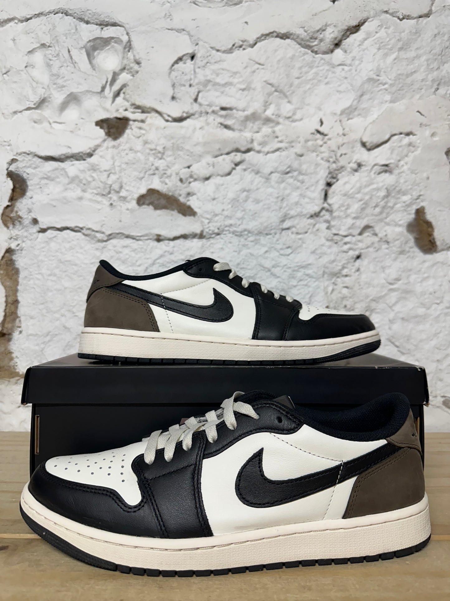 Air Jordan 1 Low Mocha Sz 11