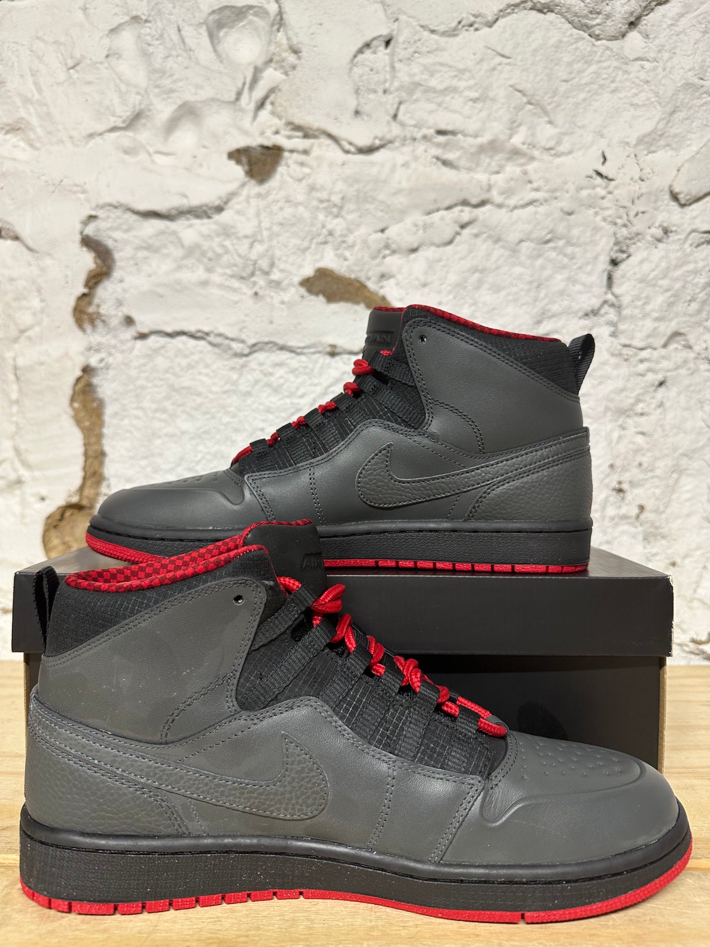 Air Jordan 1 94 Anthracite Red Sz 9.5 DS