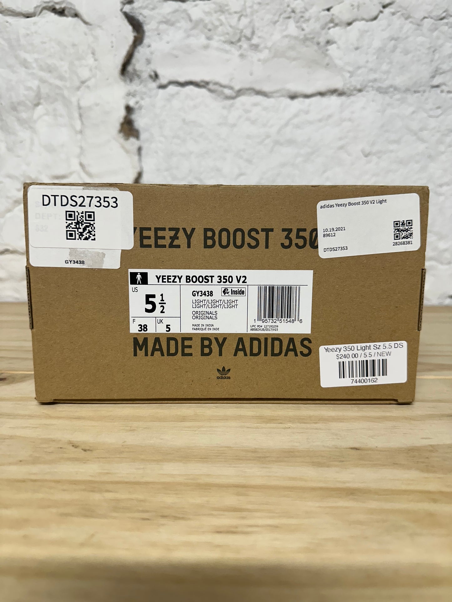 Yeezy 350 V2 Light Sz 5.5 DS