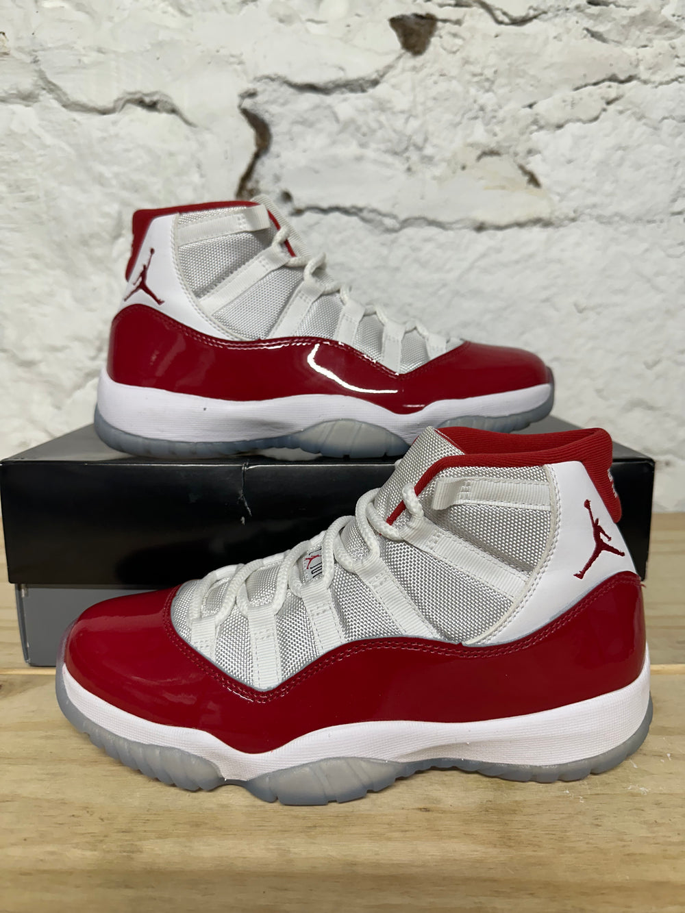 Air Jordan 11 High Cherry Sz 7.5