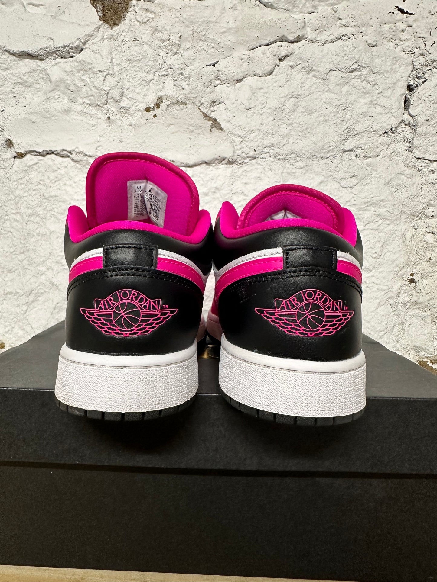 Air Jordan 1 Low Fierce Pink Sz 6.5Y