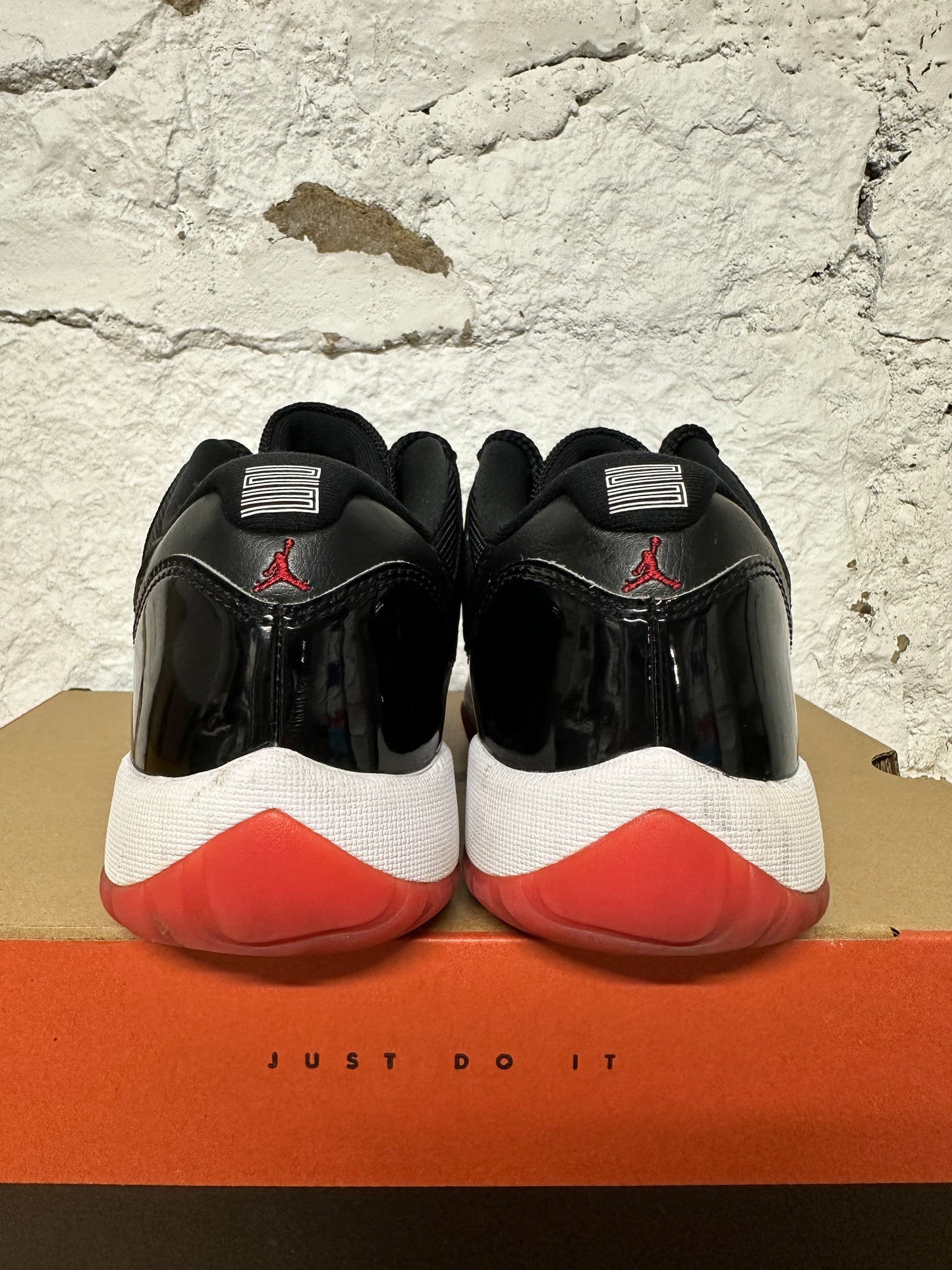 Air Jordan 11 Low Bred Sz 6.5Y