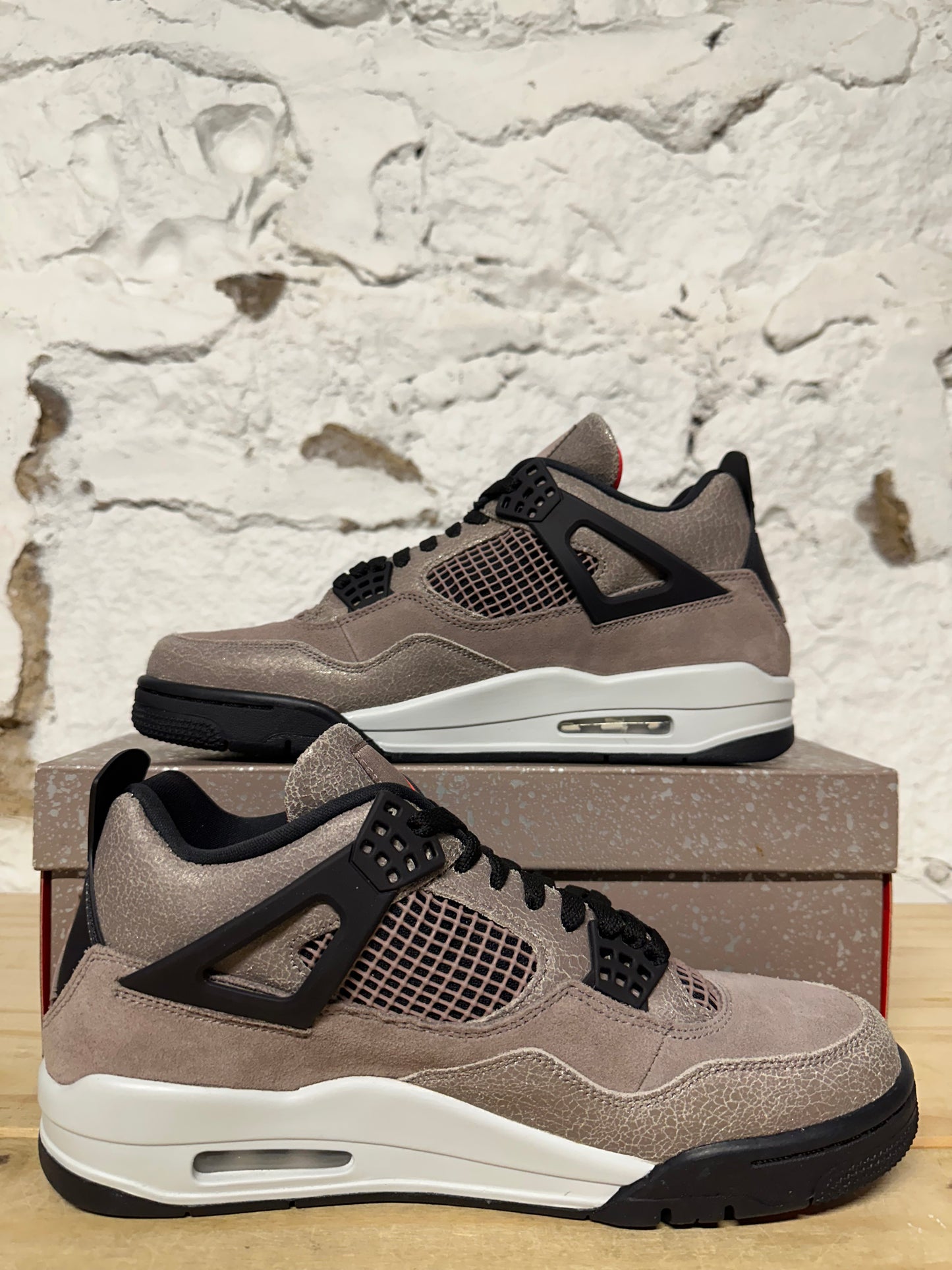 Air Jordan 4 Taupe Haze Sz 10 DS