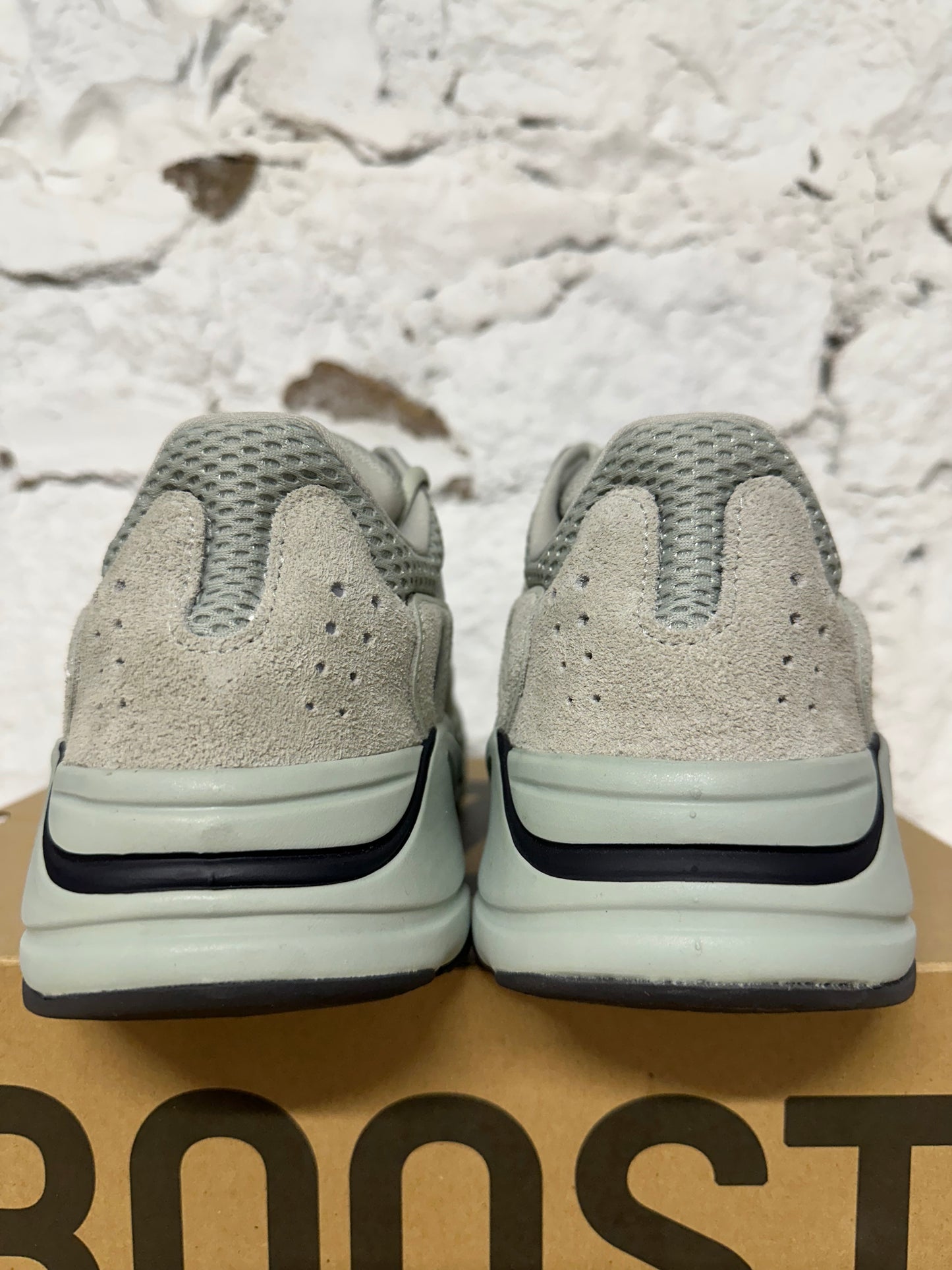 Yeezy 700 Salt Sz 11 DS