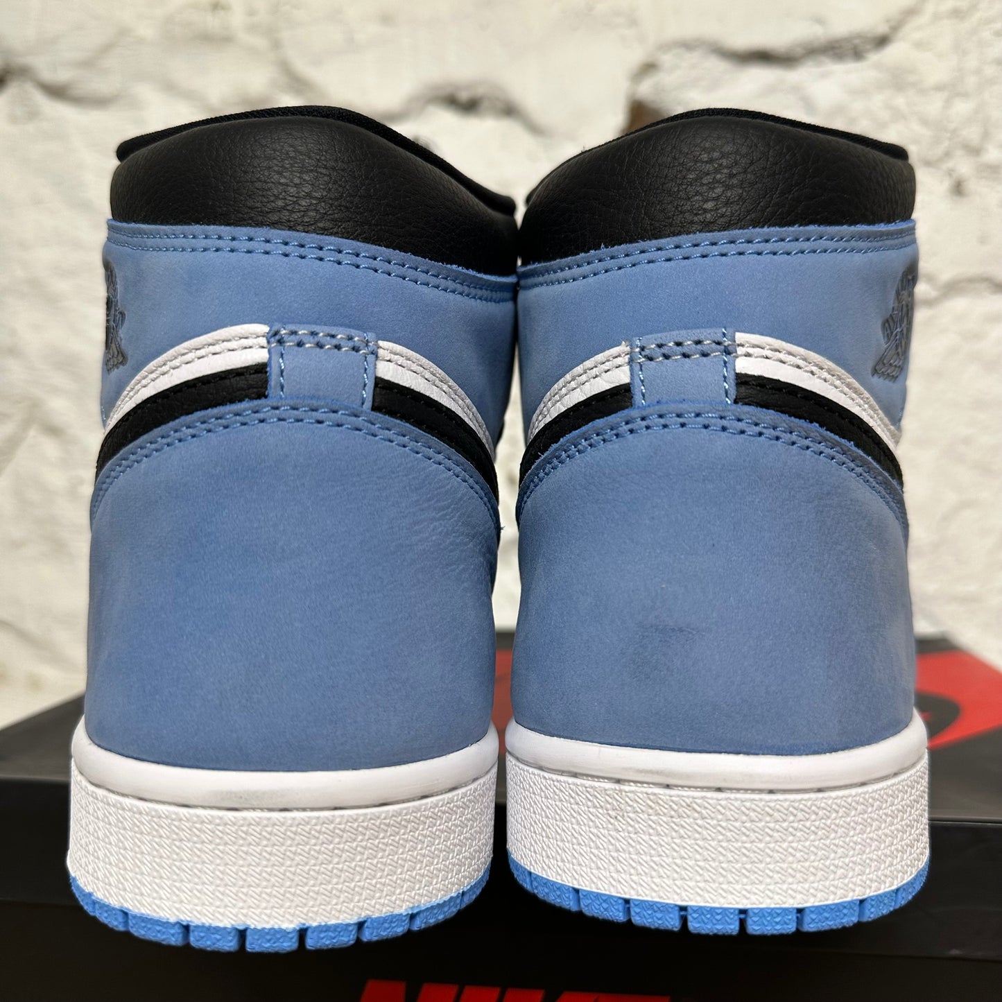 Air Jordan 1 High University Blue Sz 11 DS
