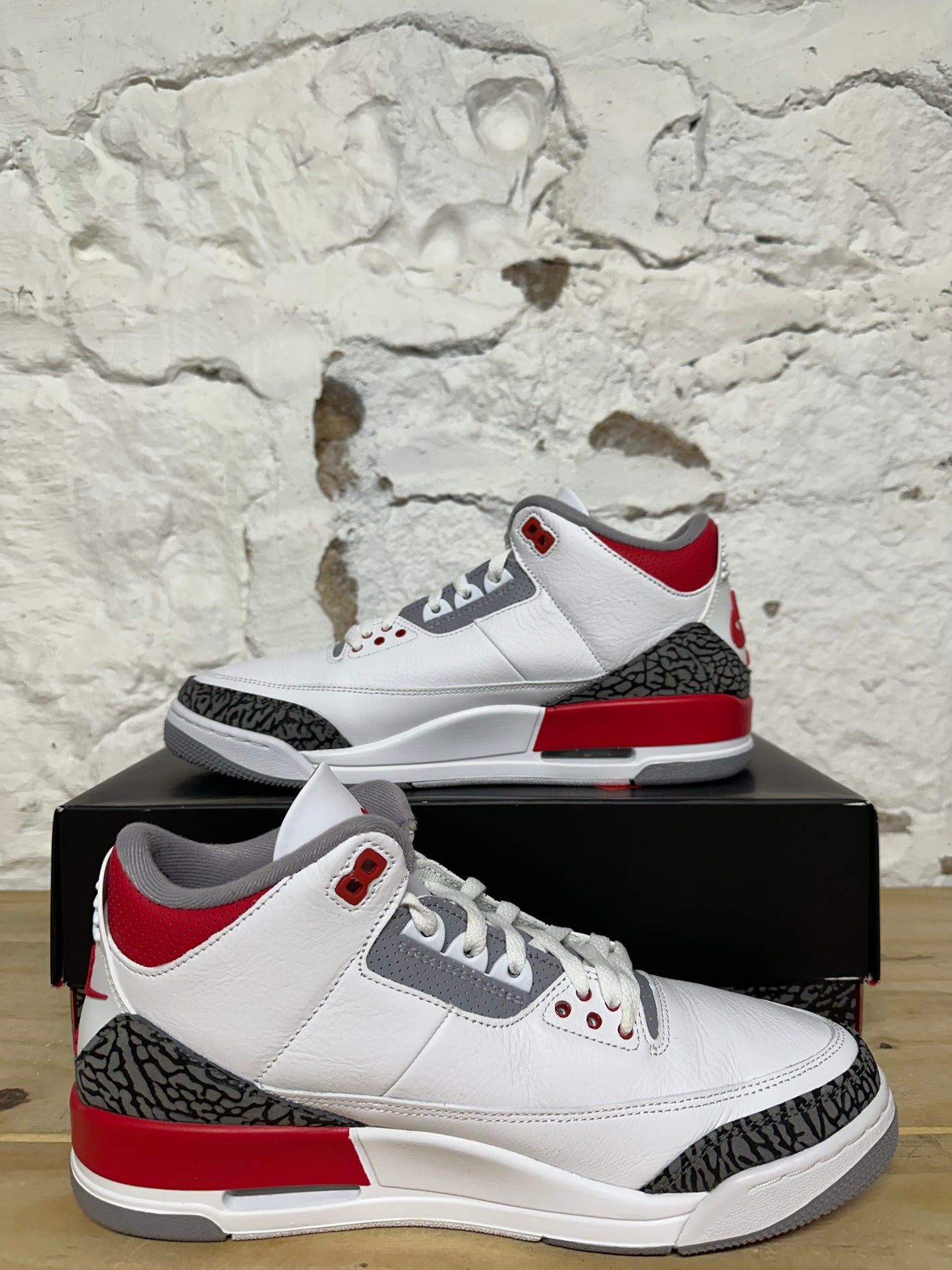 Air Jordan 3 Fire Red Sz 11