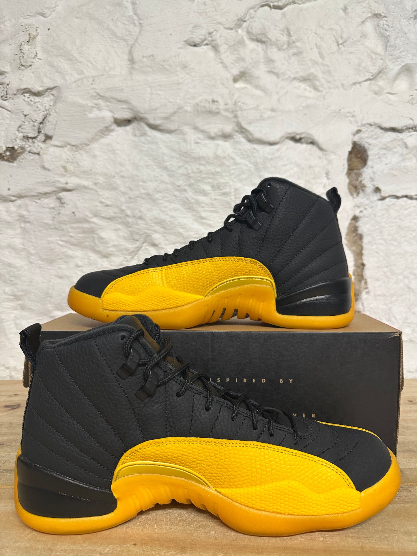 Air Jordan 12 Black University Gold Sz 10