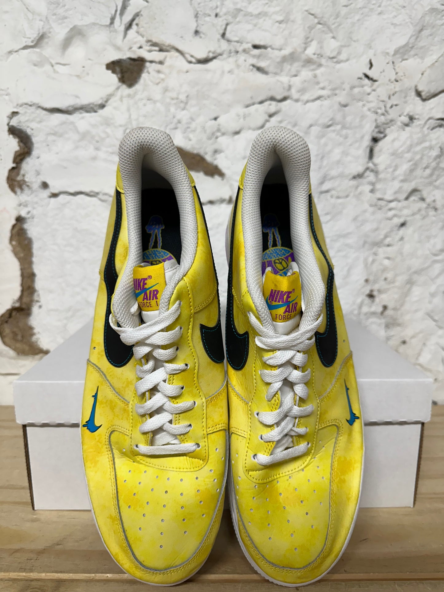 Nike Air Force 1 Peace Love And Basketball Sz 11