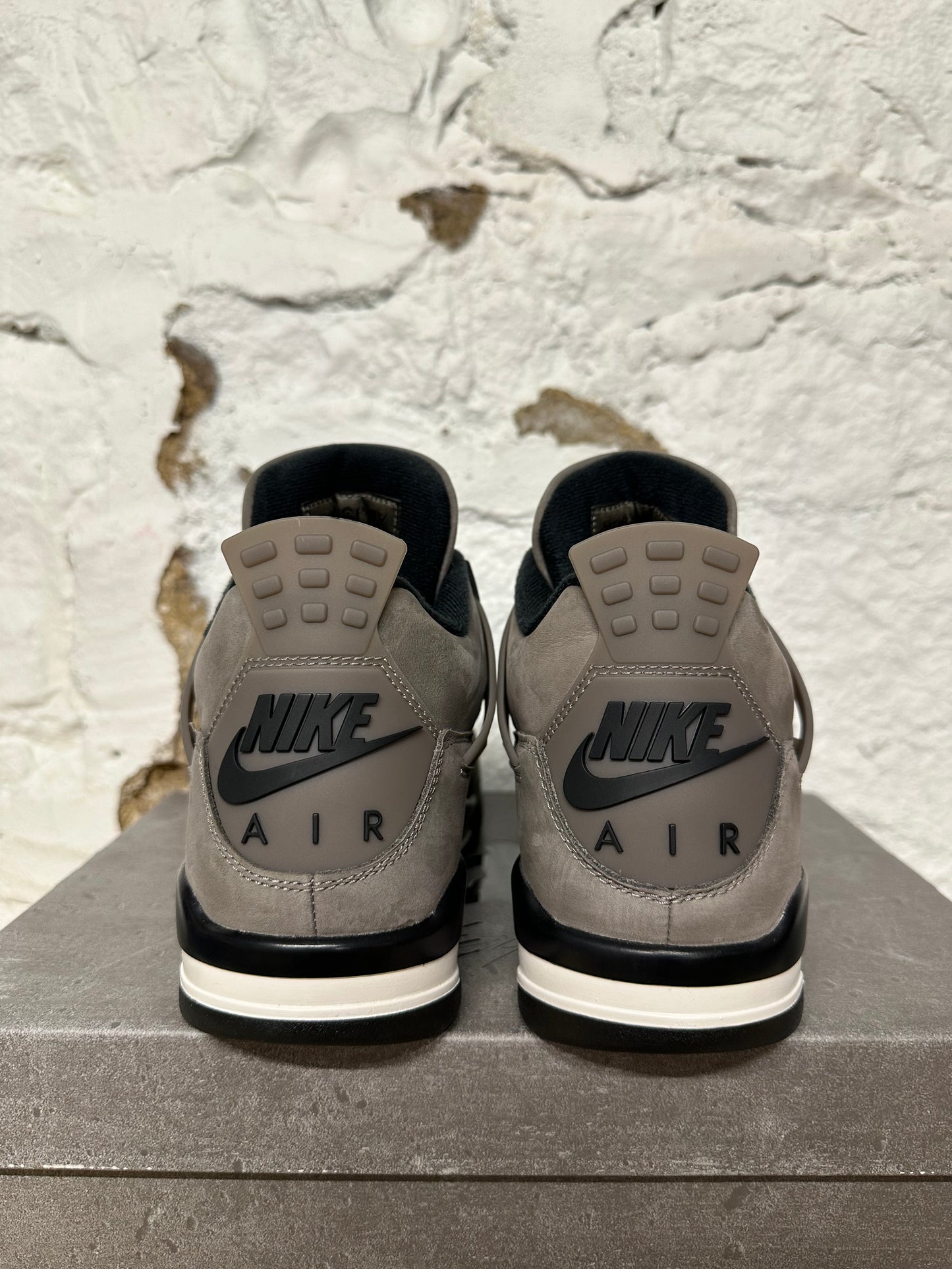Air Jordan 4 Cave Stone Sz 9.5