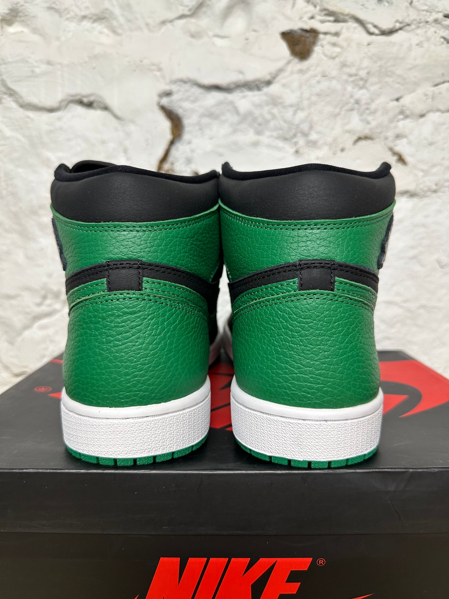 Air Jordan 1 High Pine Green Sz 11.5 DS