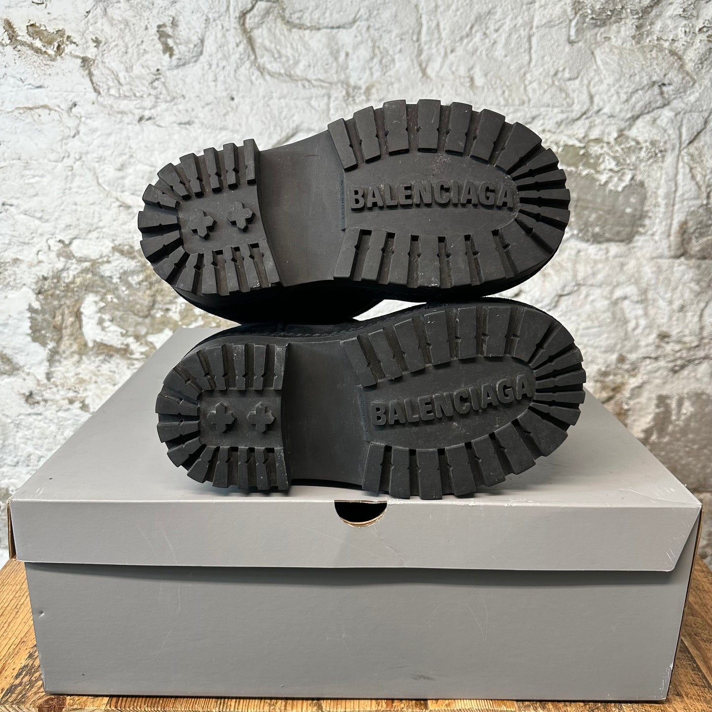 Balenciaga Alaska Fur High Suede Black Boot Sz 7 (40)