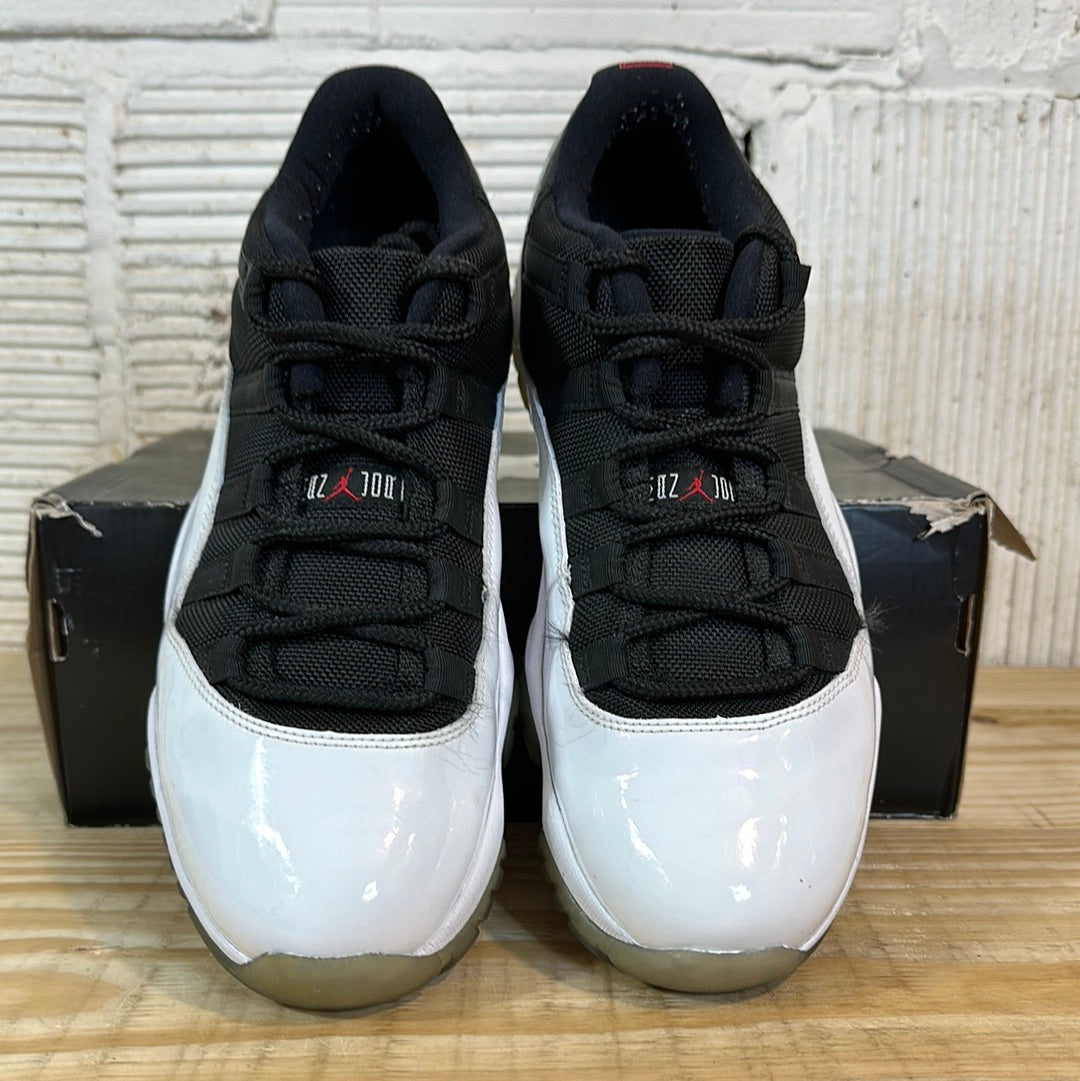Air Jordan 11 Low Tuxedo Sz 8
