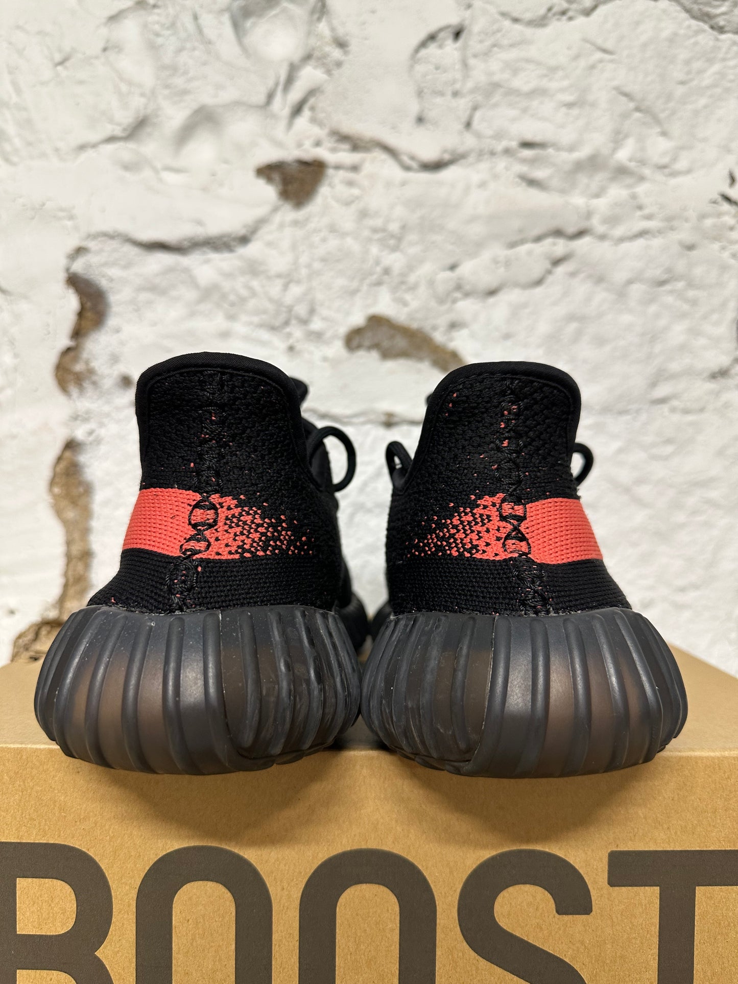 Yeezy 350 V2 Core Red Sz 10.5