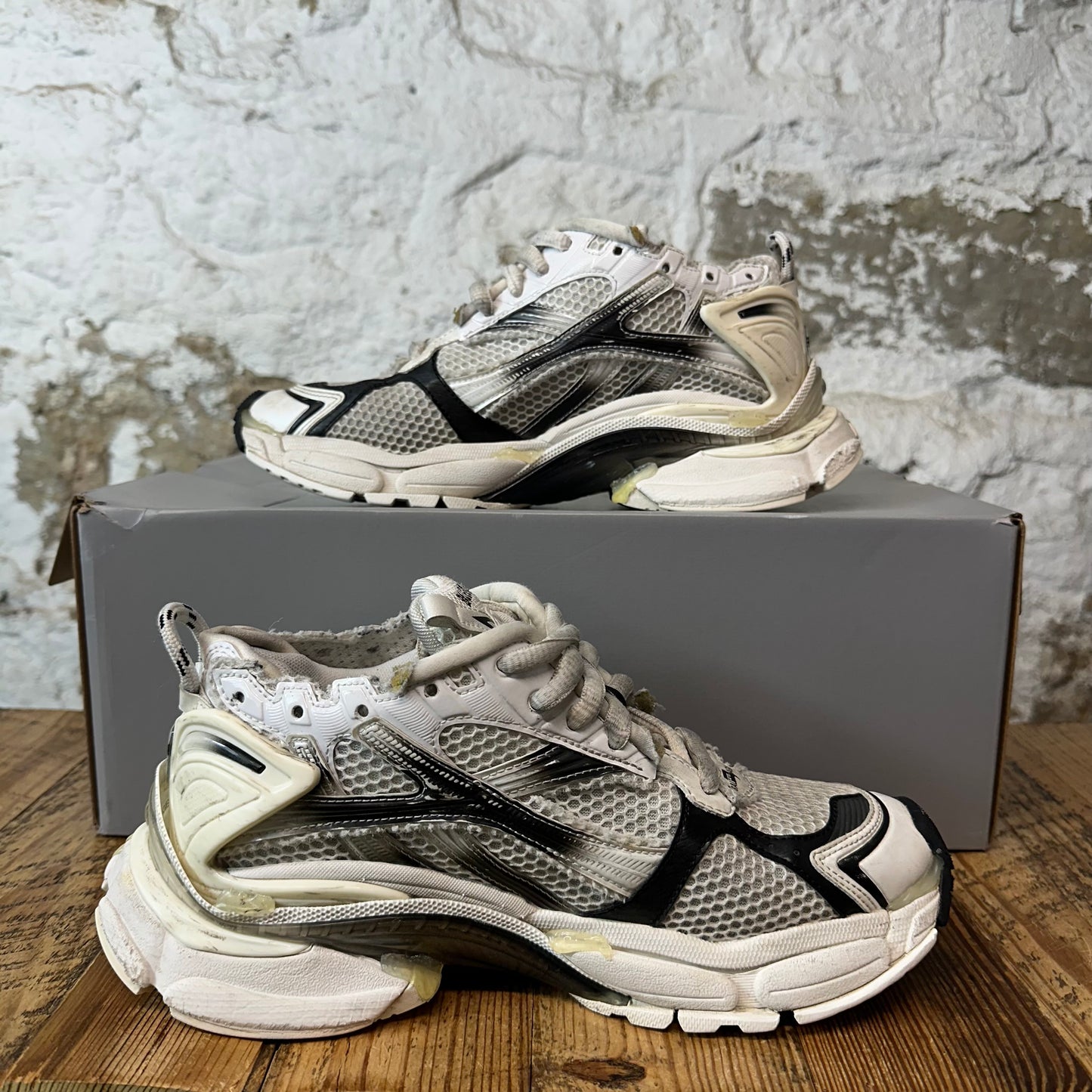 Balenciaga Runner Black White Gradient Sneaker Sz 6.5 (39)
