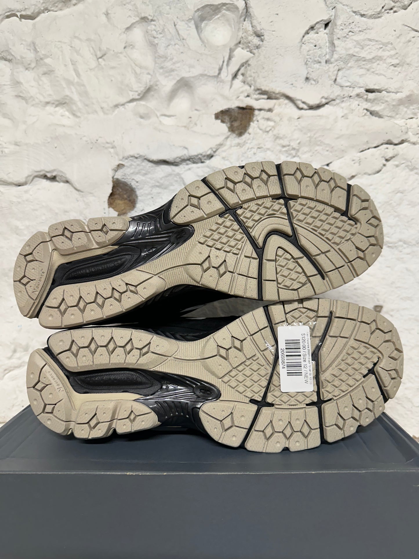 New Balance 2002R Black Silver Sz 12 DS