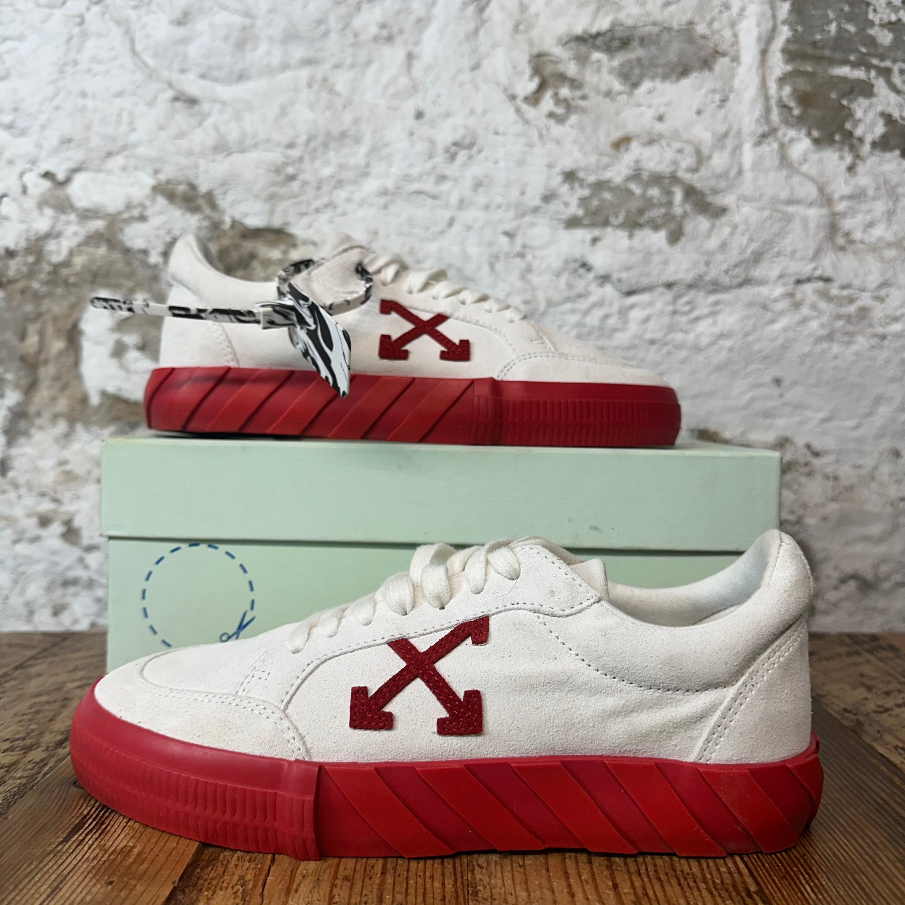 Off-White Red Arrow Vulc White Suede Sneaker Sz 6.5 (39)