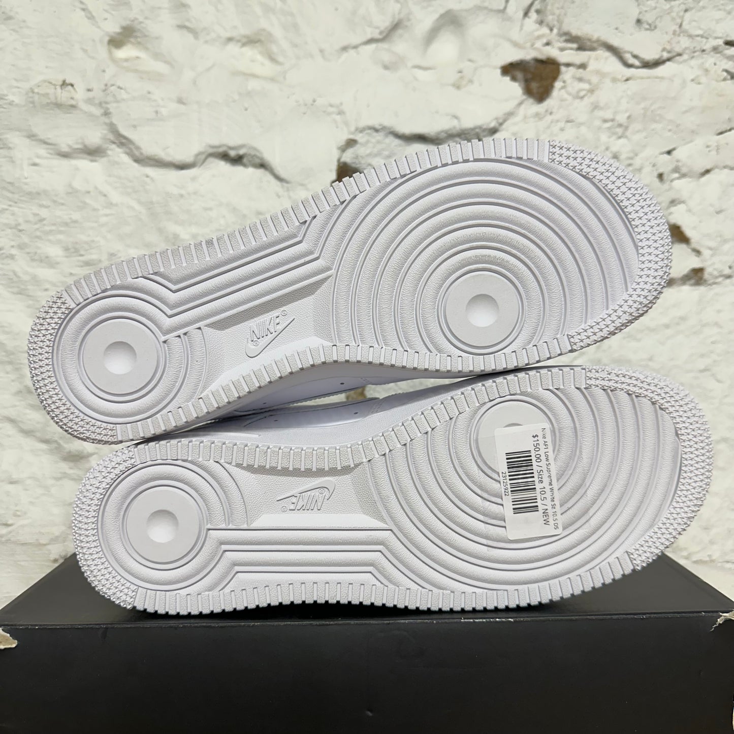 Nike Air Force 1 Low Supreme White Sz 10.5 DS