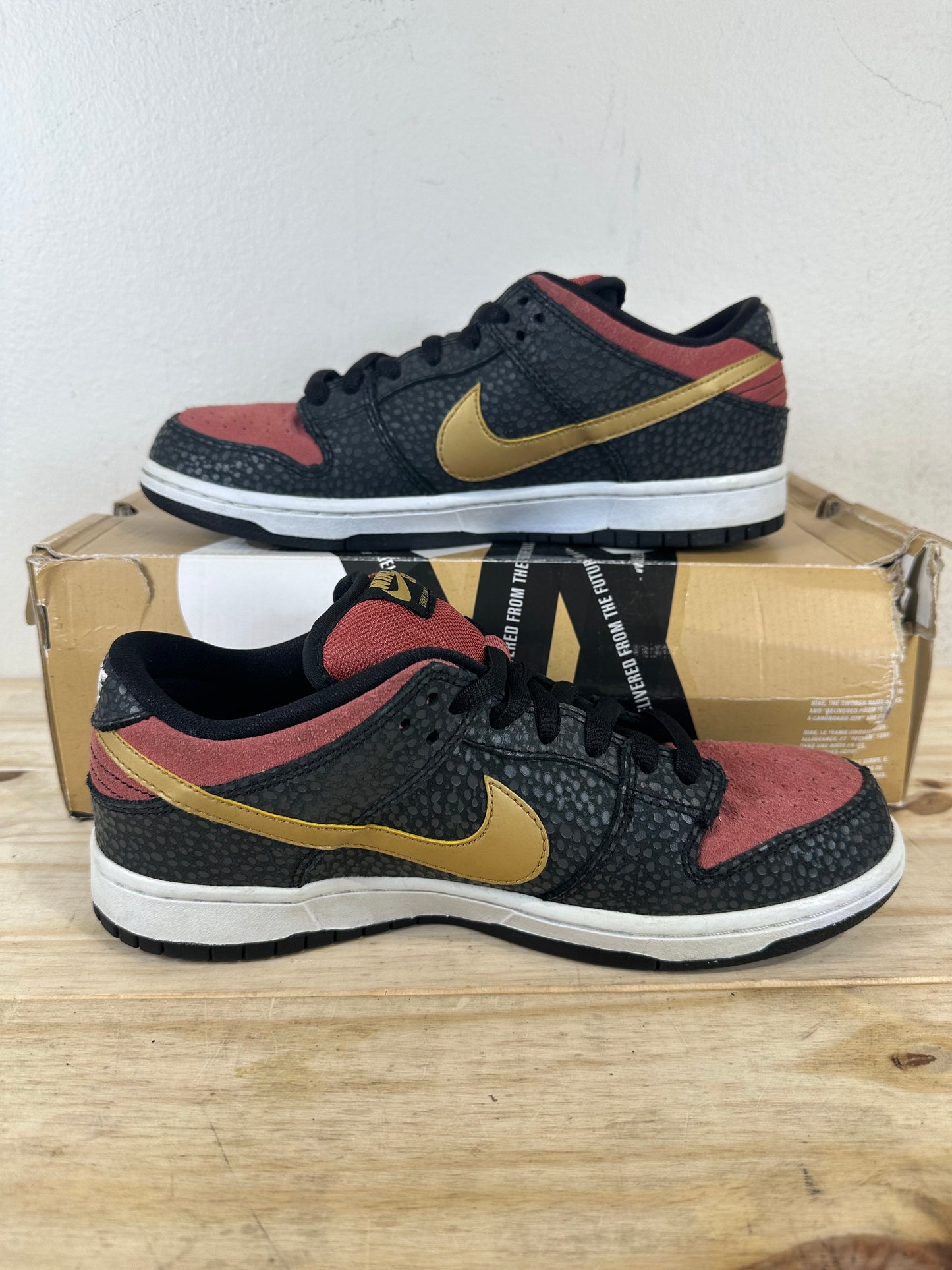 Nike SB Dunk Low Walk of Fame Sz 9