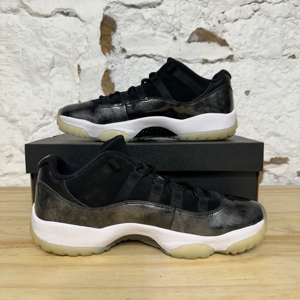 Air Jordan 11 Low Barons Sz 9.5