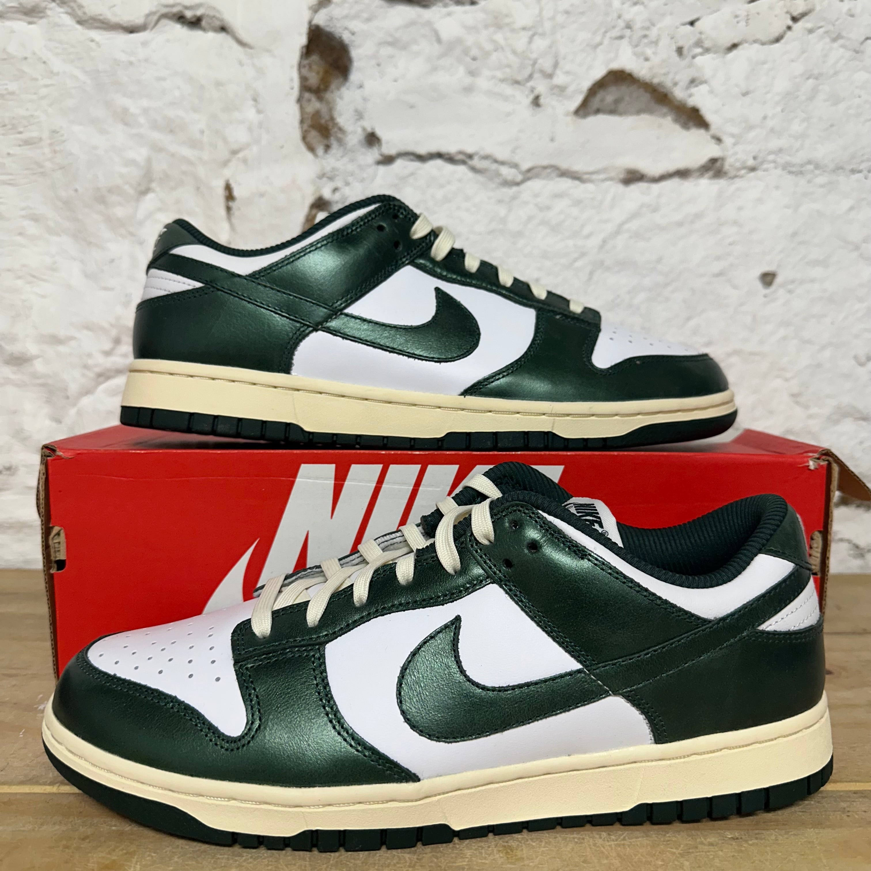 Nike Dunk Low Vintage Green Sz 10 (11.5W) DS
