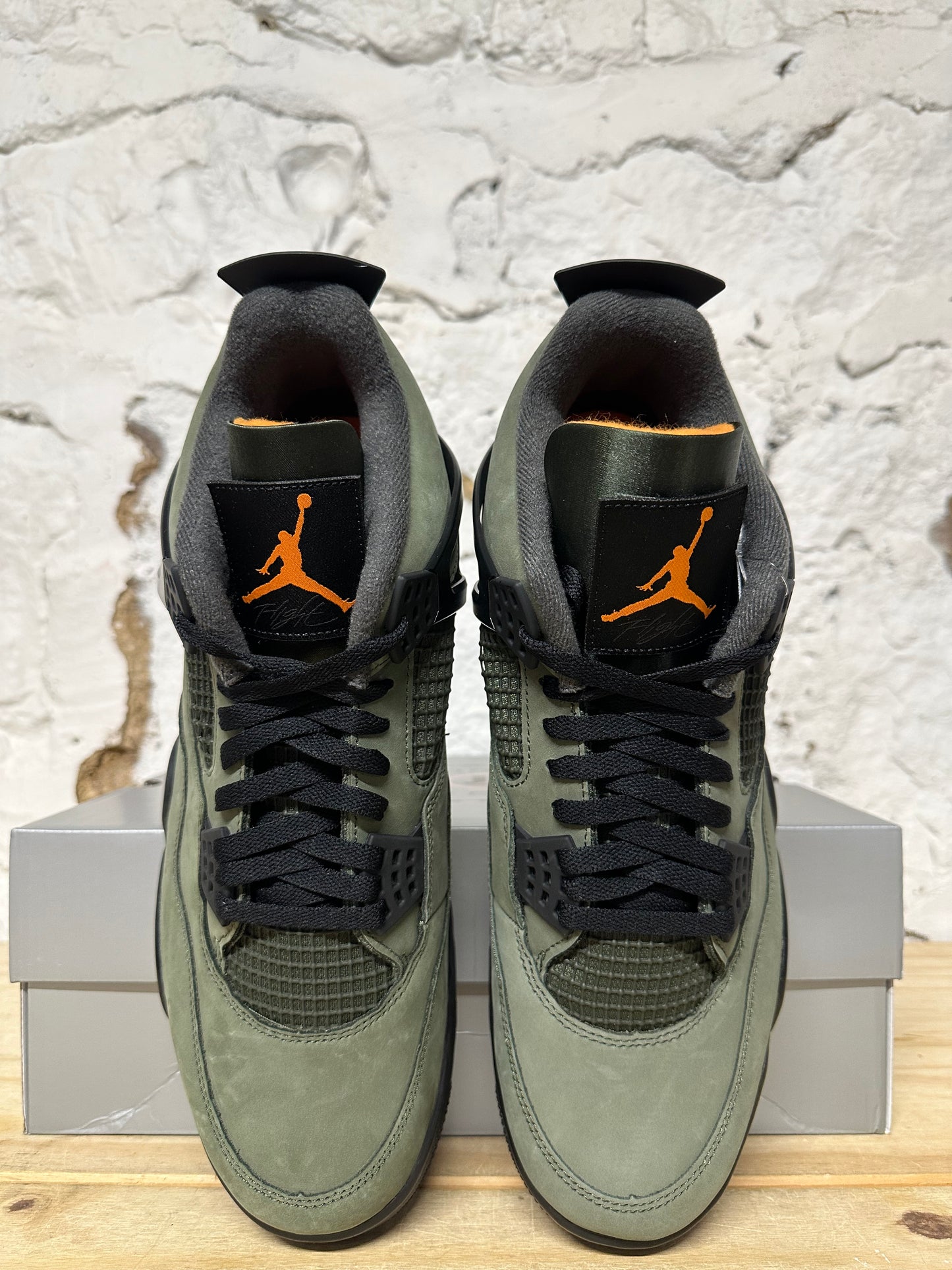 Air Jordan 4 Undefeated Sz 13 DS