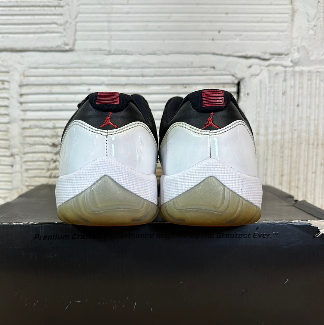 Air Jordan 11 Low Tuxedo Sz 8