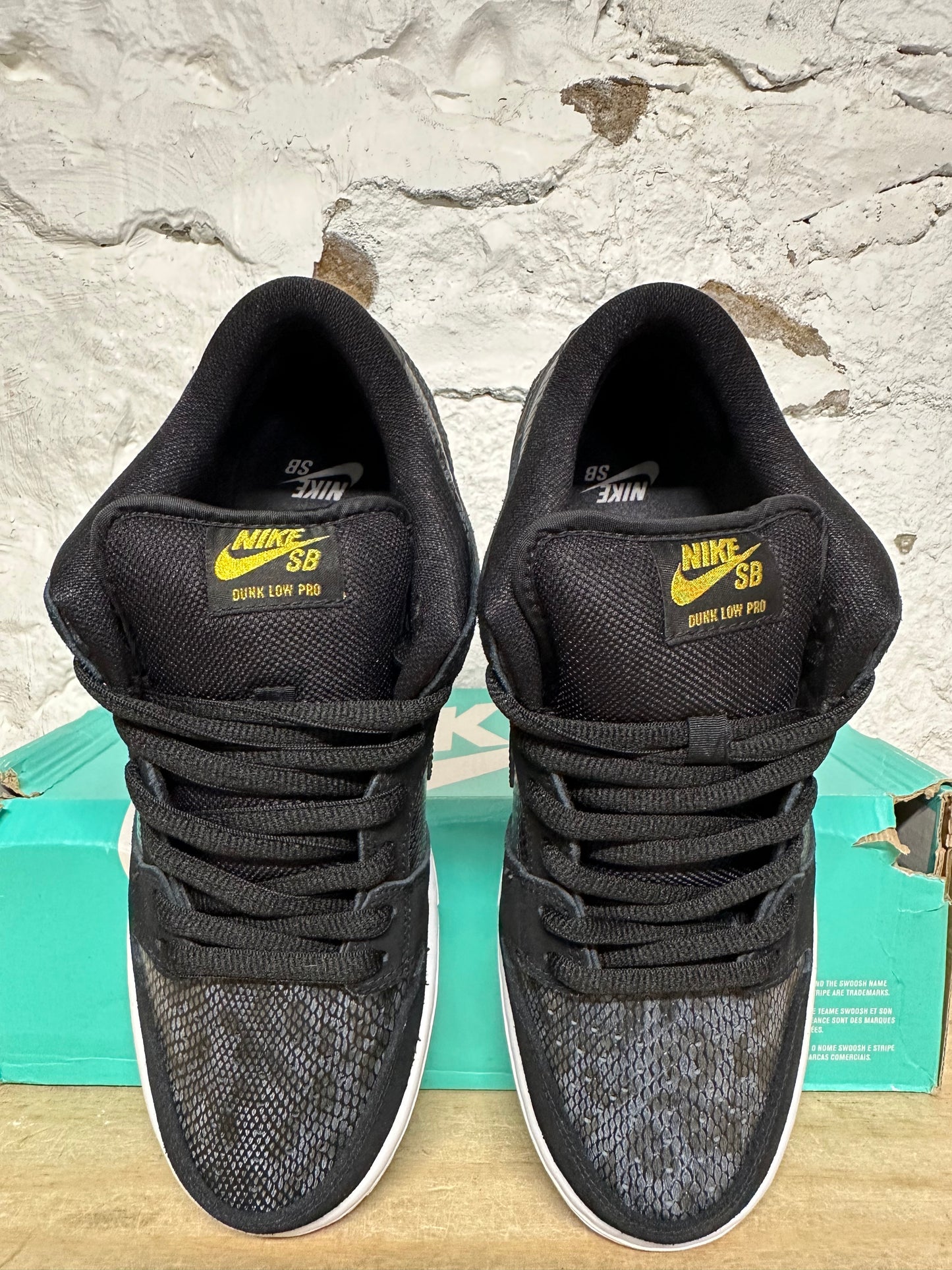 Nike SB Dunk Low Snake Eyes Sz 9 DS