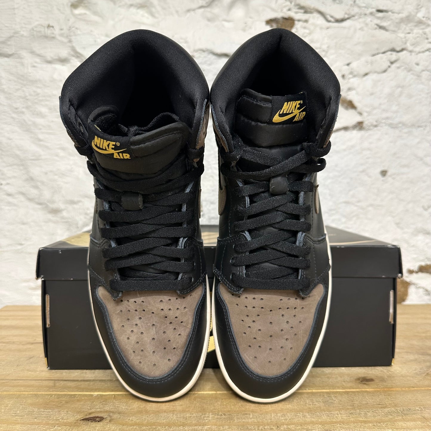 Air Jordan 1 High Palomino Sz 11