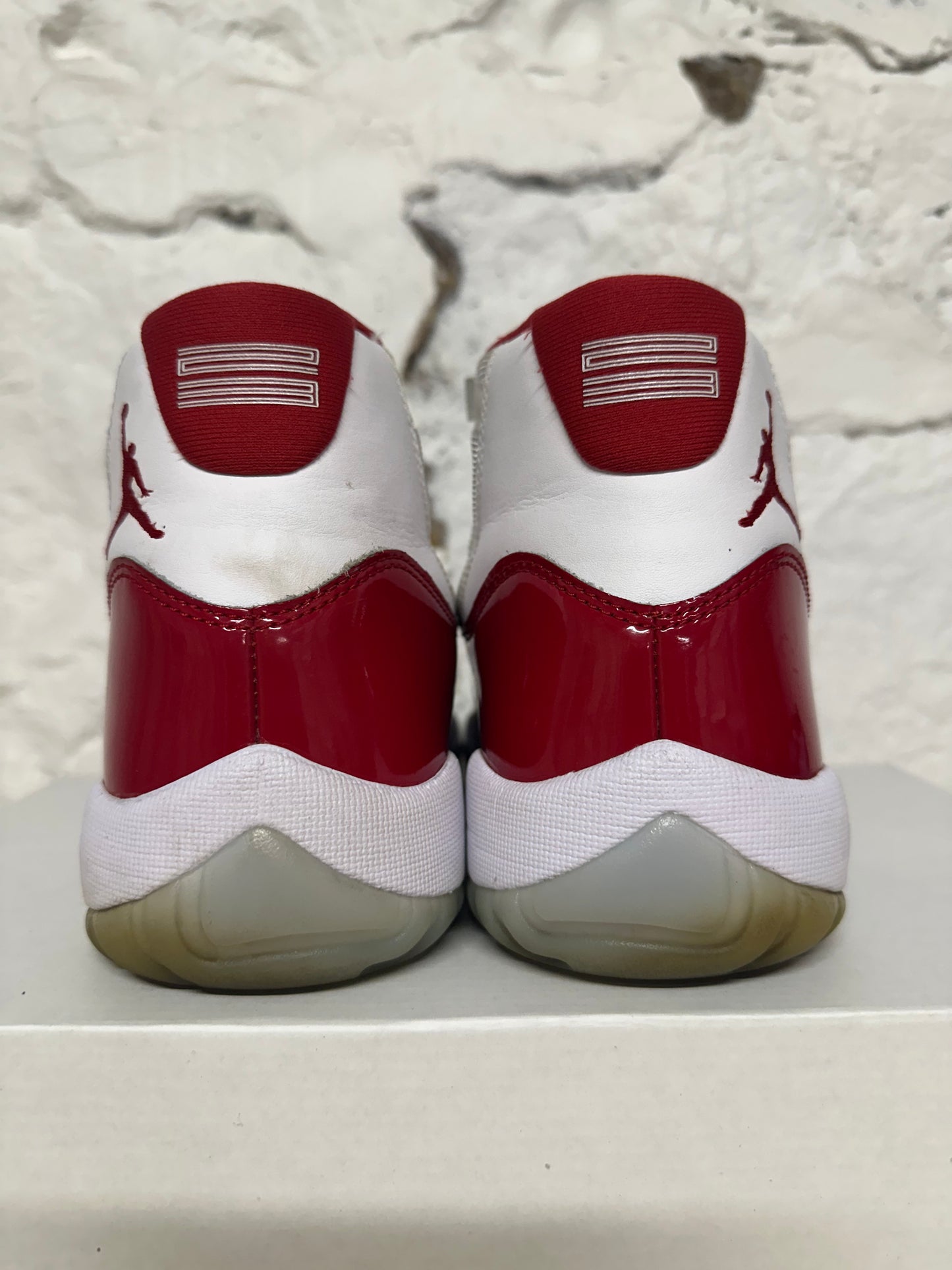 Air Jordan 11 High Cherry Sz 9.5
