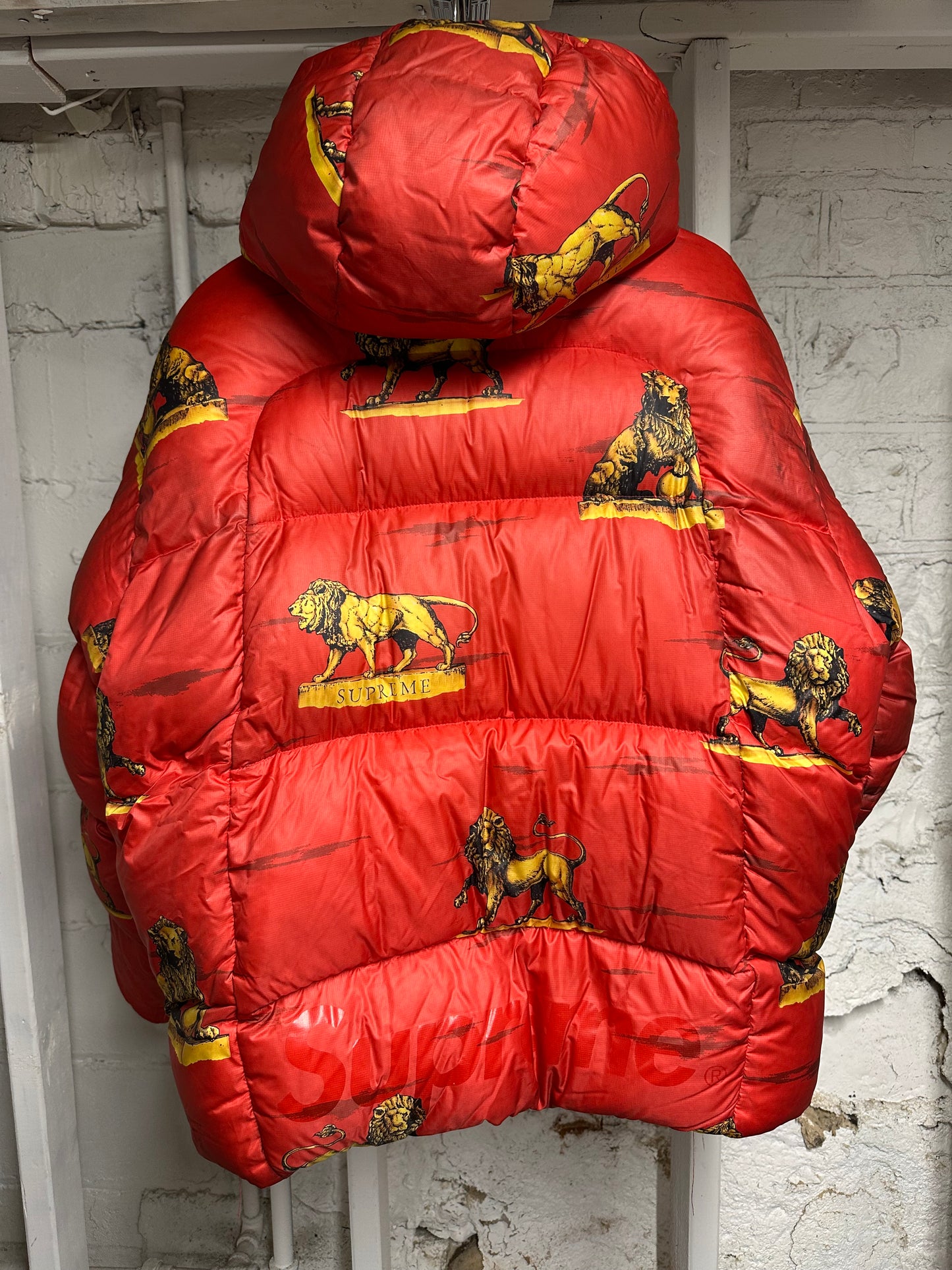 Supreme Lion Puffer Jacket Sz M