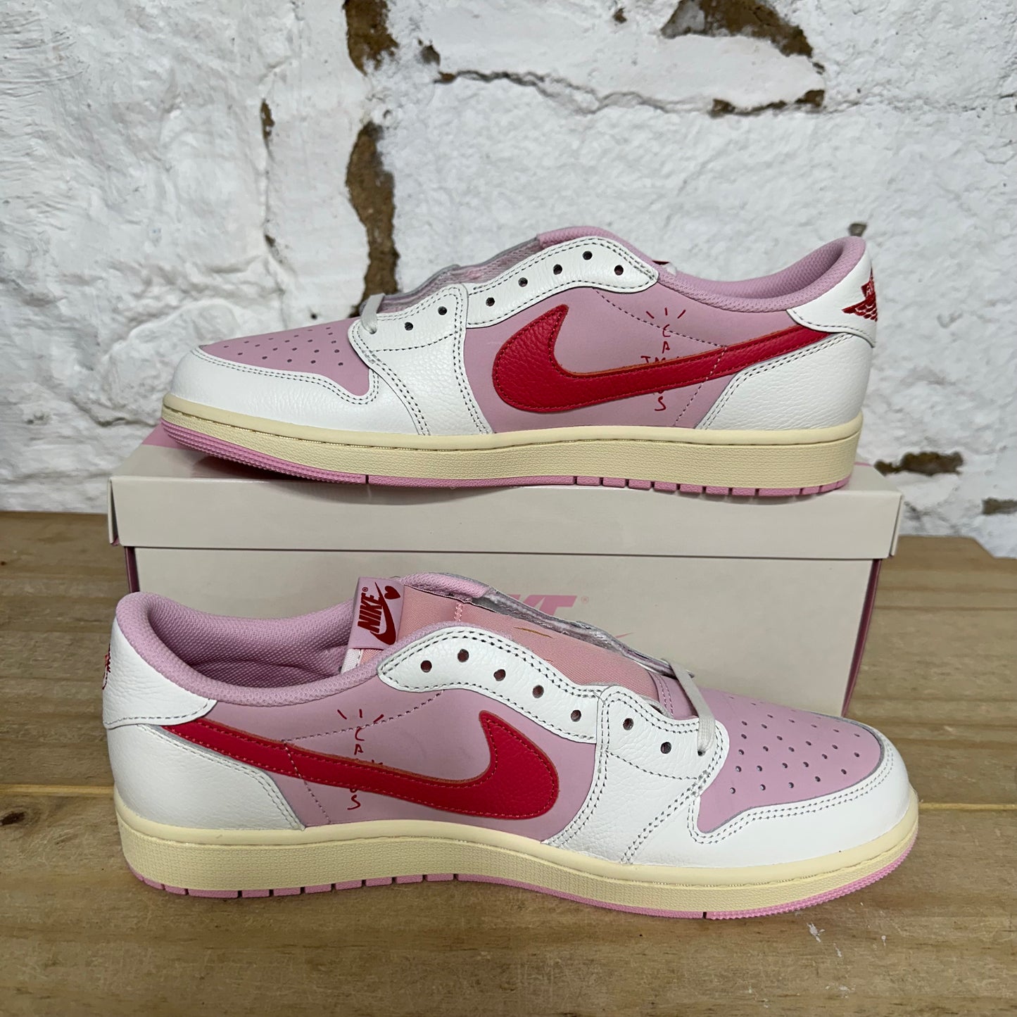Air Jordan 1 Low Travis Scott Tropical Pink Sz 12 DS