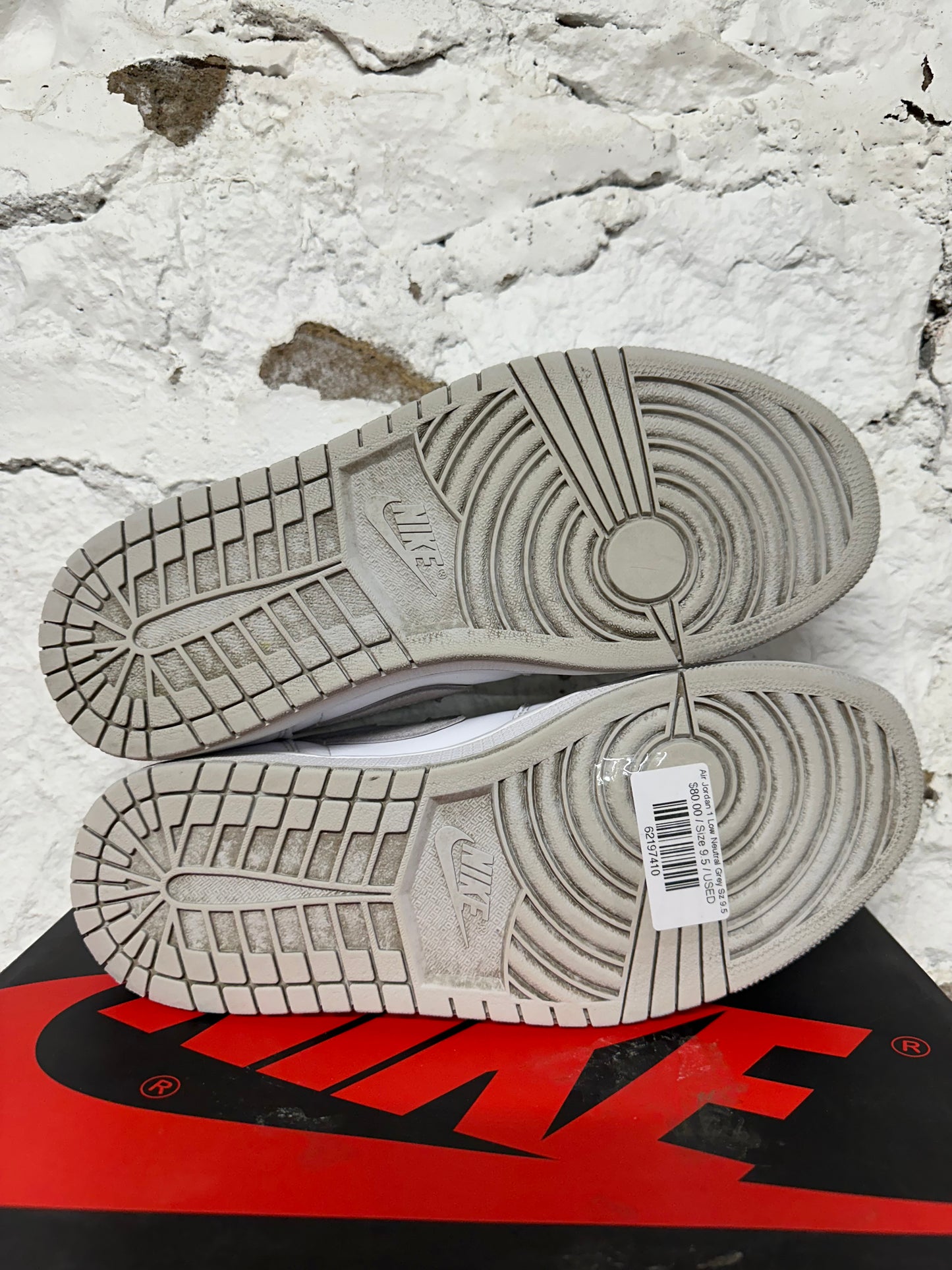 Air Jordan 1 Low Neutral Grey Sz 9.5