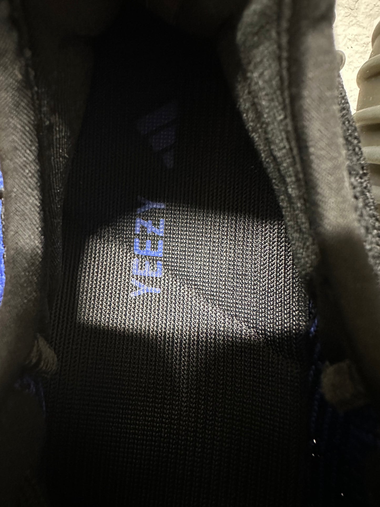 Yeezy 350 V2 Dazzling Blue Sz 11.5