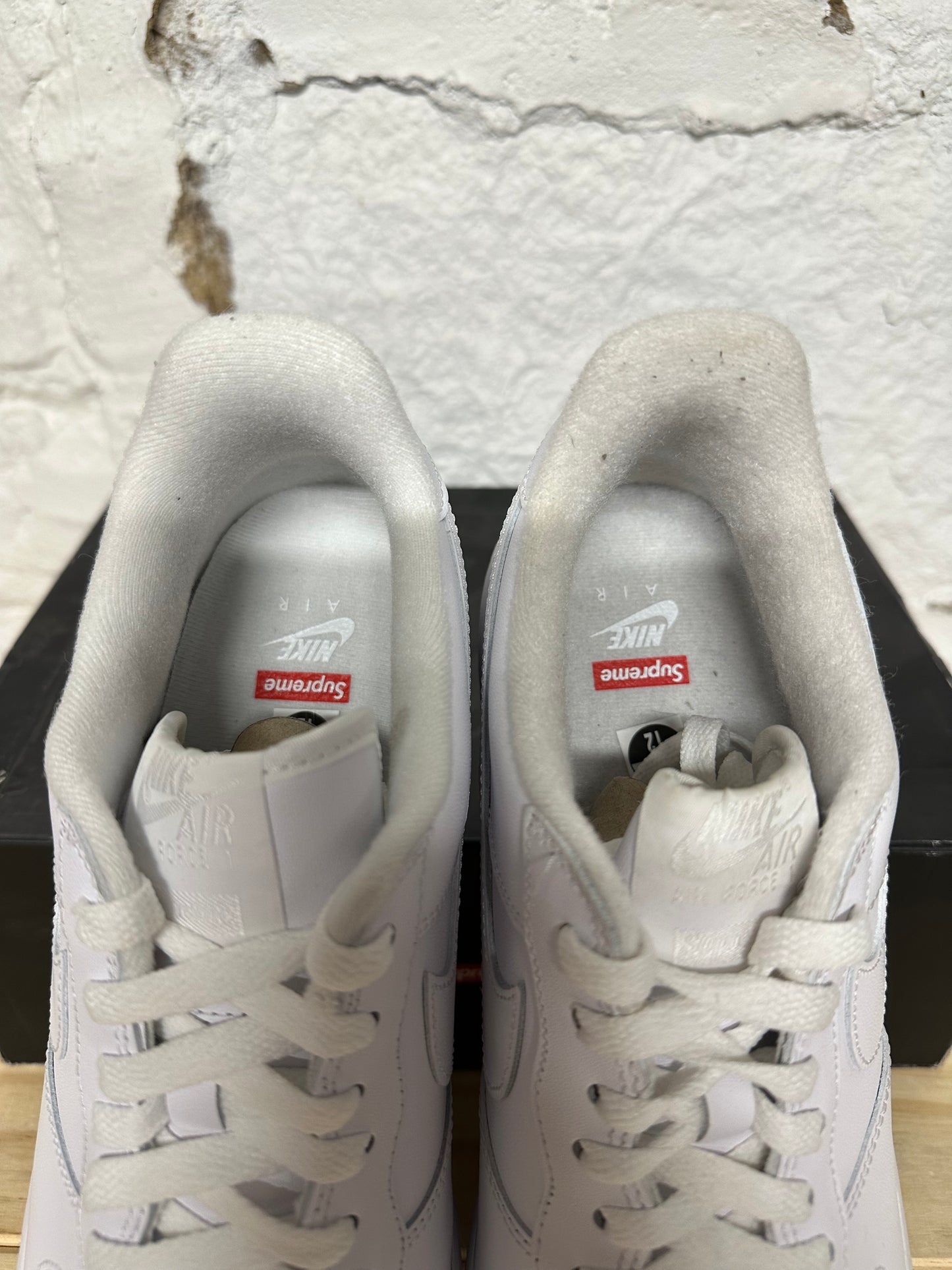 Nike Air Force 1 Low Supreme White Sz 12 DS