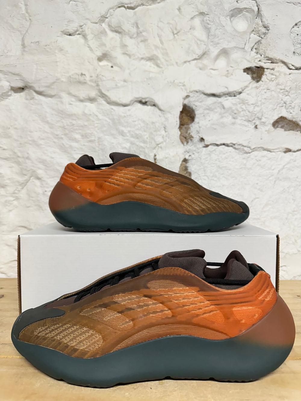 Yeezy 700 Copper Fade Sz 11.5