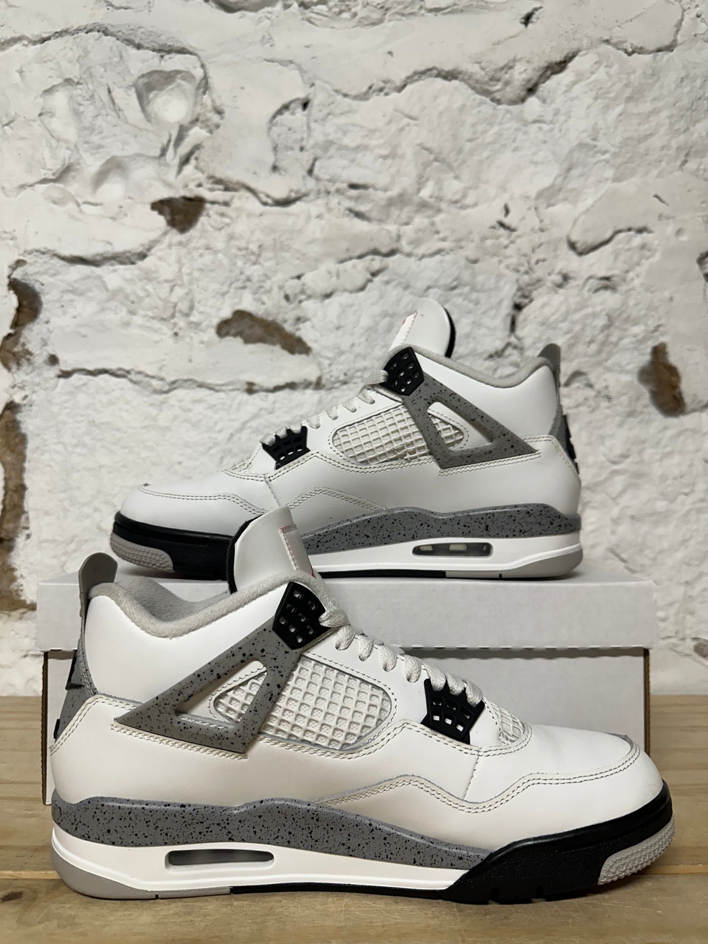Air Jordan 4 White Cement Sz 9.5