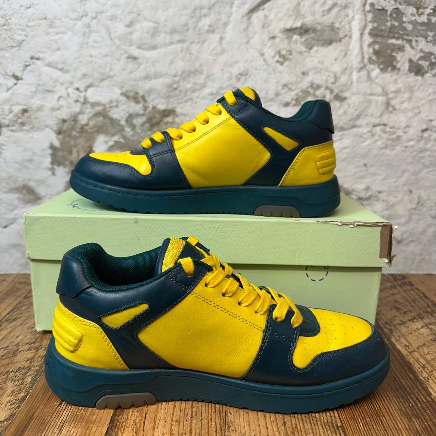 Off White Out Of Office Yellow Navy Sz 7 (40)