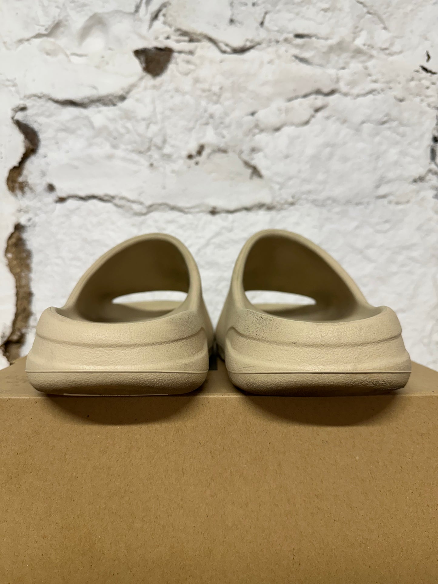 Yeezy Slide Bone Sz 9