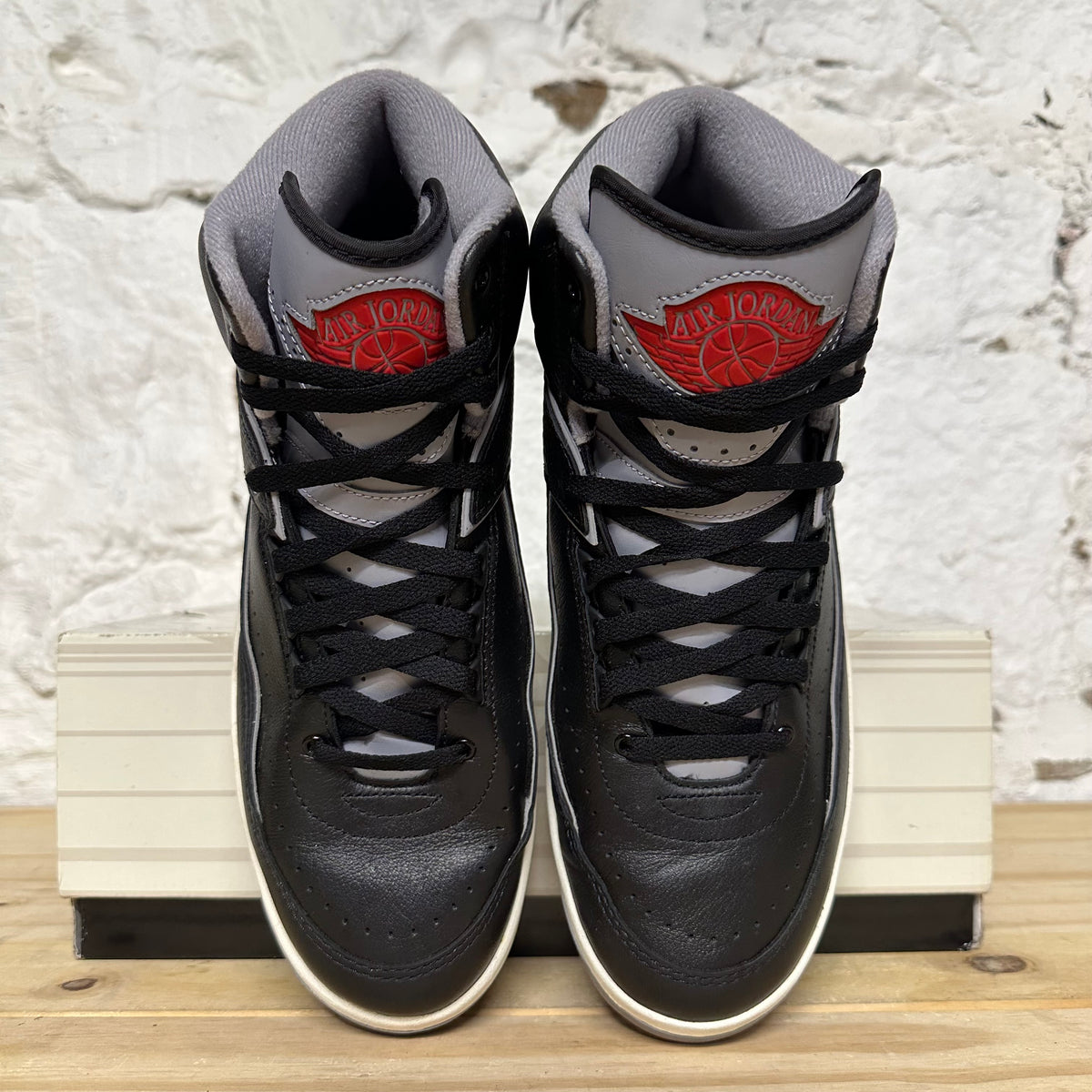 Air Jordan 2 Black Cement Sz 9.5