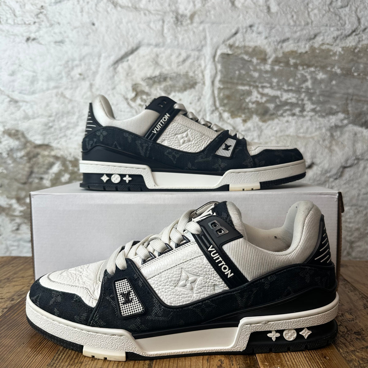 Louis Vuitton Black White Trainer Sneaker Sz 10 (8.5LV)