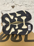Yeezy 700 Analog Sz 10.5