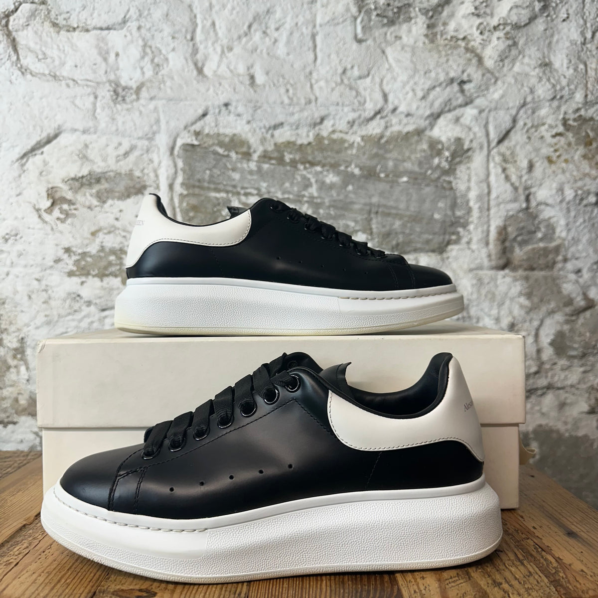 Alexander Mcqueen White Tab Black White Sneaker Sz 8 (41)